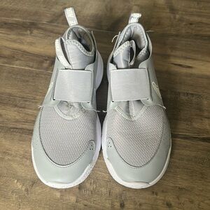 Nike Flex Grey shoe slip on size 6.